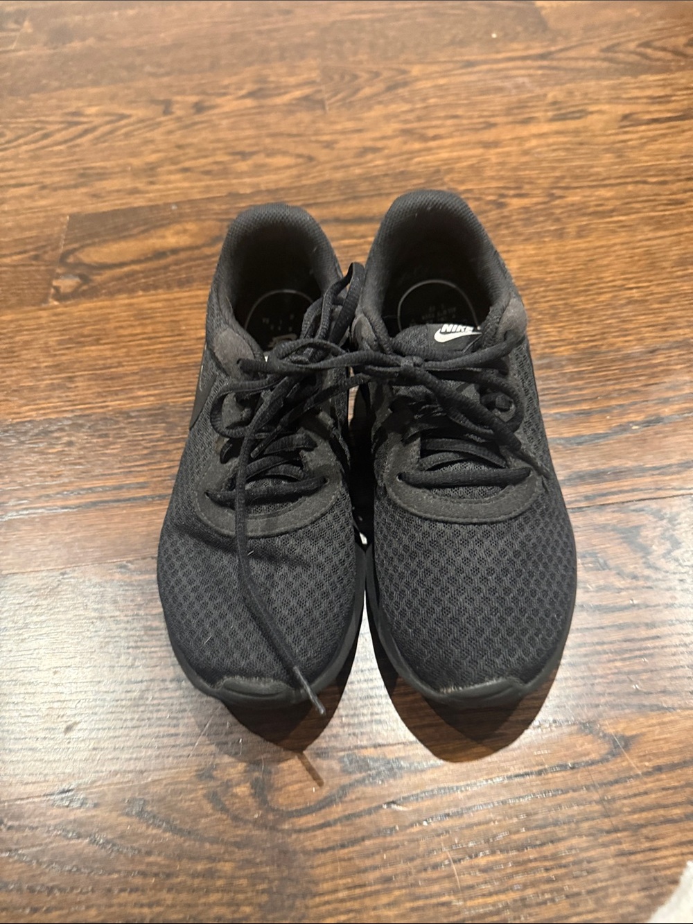 Nike Tanjun Black Women's Running Shoes 7 - Picture 2 of 6